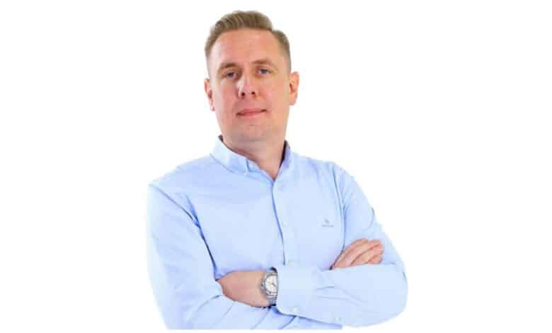 1XBET Appoints Simon Westbury